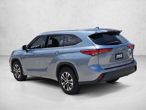 Used 2020 Toyota Highlander XLE FWD image 8