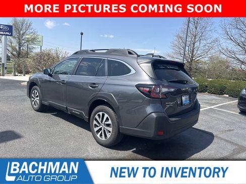 Used 2025 Subaru Outback Premium image 8