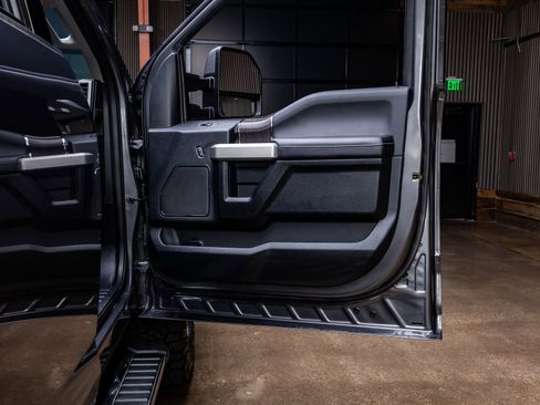Used 2021 Ford F250 Lariat w/ Lariat Value Package AWD/4WD image 36