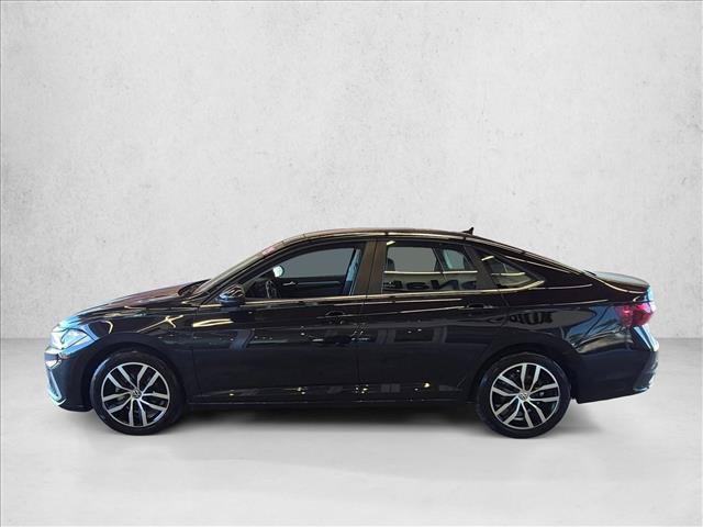 Used 2025 Volkswagen Jetta SE FWD image 9