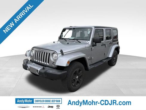 Used 2018 Jeep Wrangler Unlimited Sahara AWD/4WD image 3