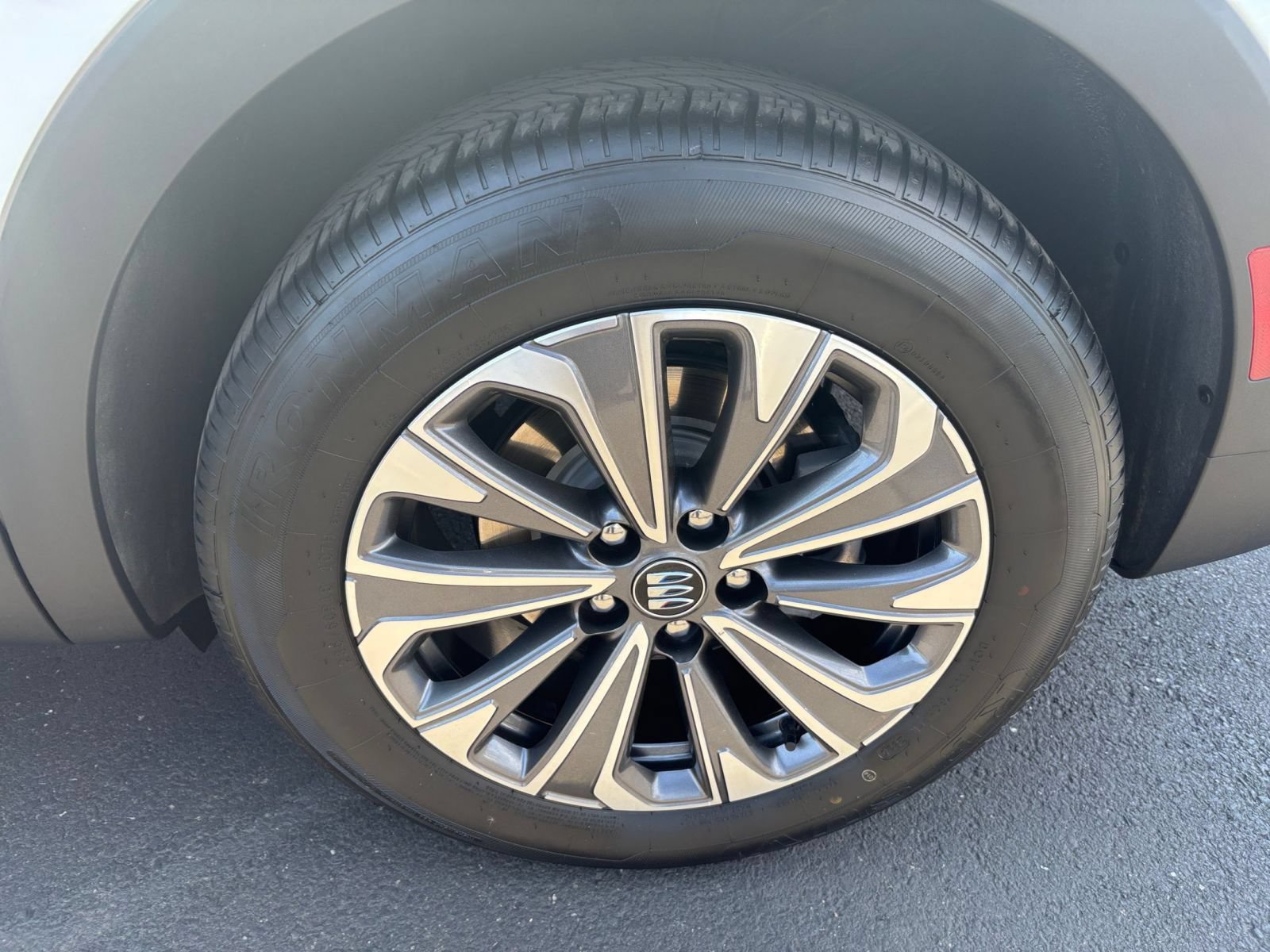 Used 2024 Buick Envision Preferred AWD/4WD image 30