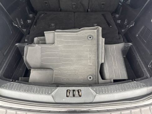 Used 2020 Ford Explorer XLT w/ Equipment Group 202A AWD/4WD image 29