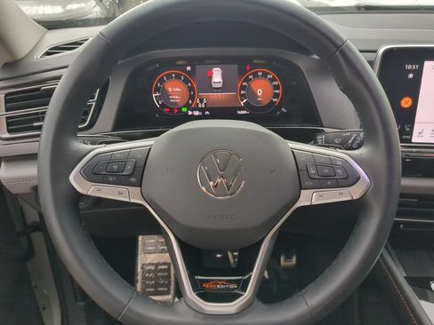 Certified 2025 Volkswagen Atlas Peak Edition SE AWD/4WD image 34