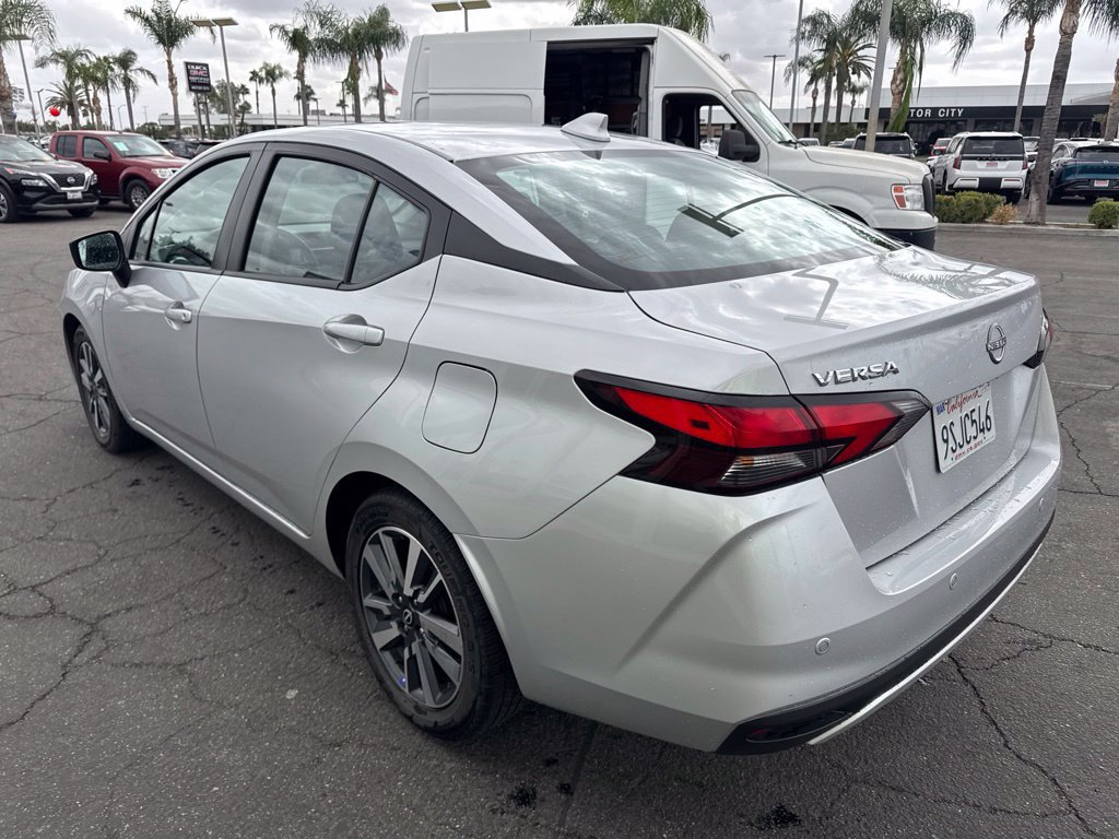 Used 2025 Nissan Versa SV FWD image 2