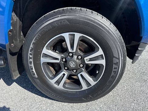 Used 2016 Toyota Tacoma TRD Sport w/ Premium & Technology Package AWD/4WD image 29