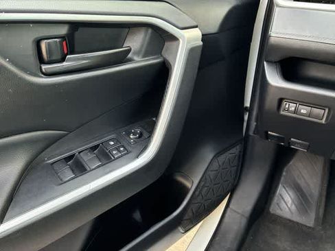 Used 2021 Toyota RAV4 LE FWD image 38