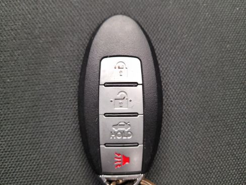 Used 2021 Nissan Versa SV FWD image 27