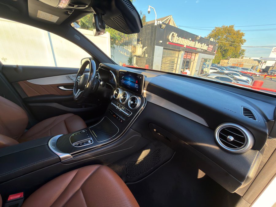 Used 2020 Mercedes-Benz GLC 300 4MATIC Coupe image 44