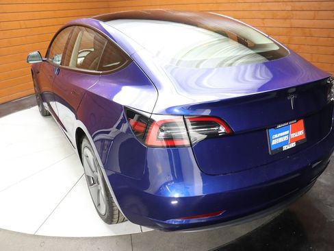 Used 2023 Tesla Model 3 Standard Range image 3