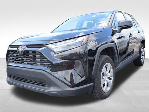 Used 2025 Toyota RAV4 LE AWD/4WD image 5