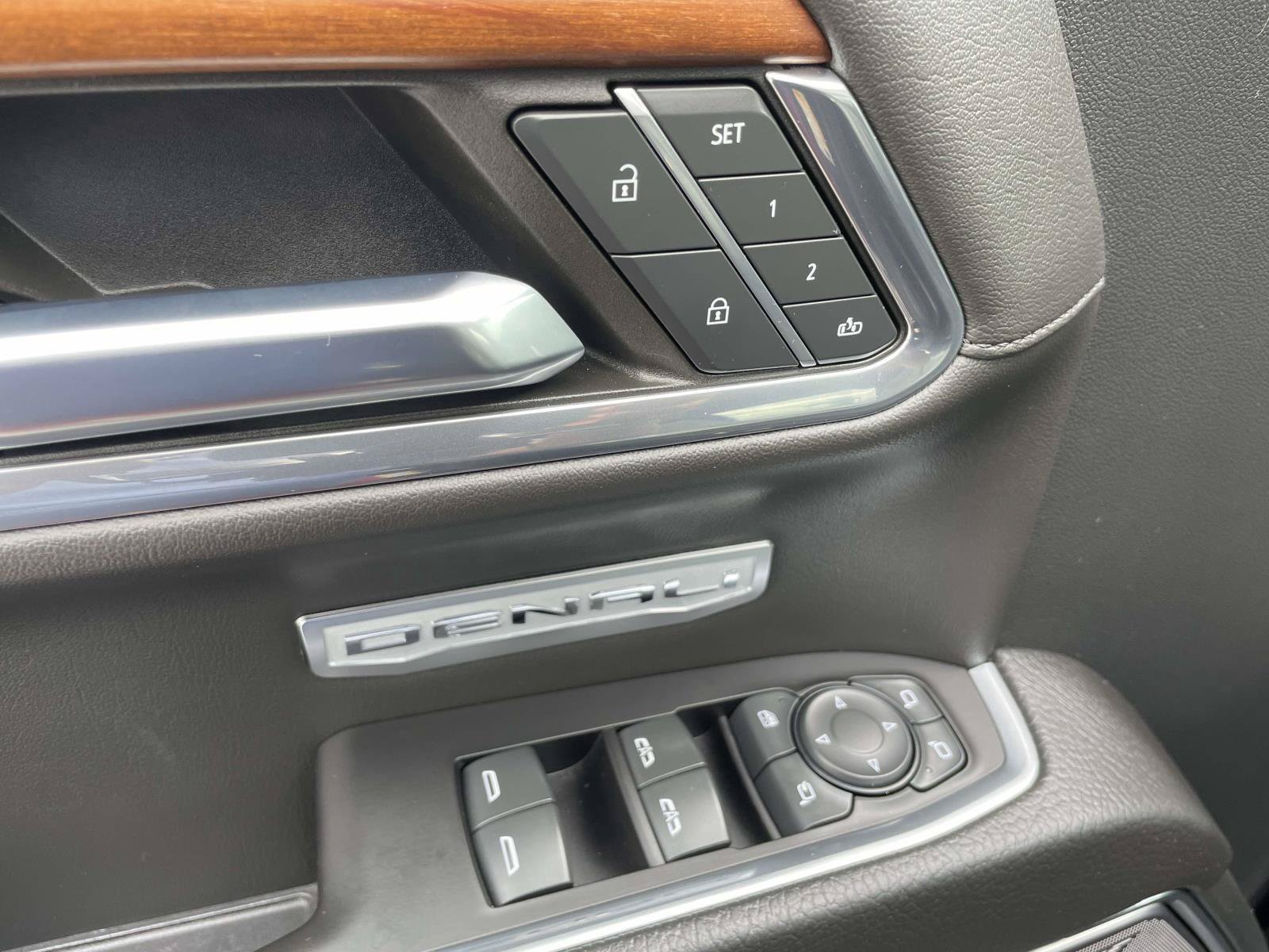 Used 2023 GMC Sierra 1500 Denali AWD/4WD image 17