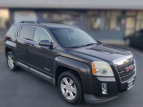 Used 2013 GMC Terrain SLE image 1