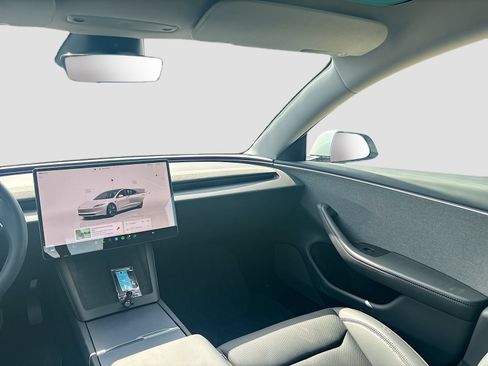 Used 2025 Tesla Model 3 Long Range RWD image 22