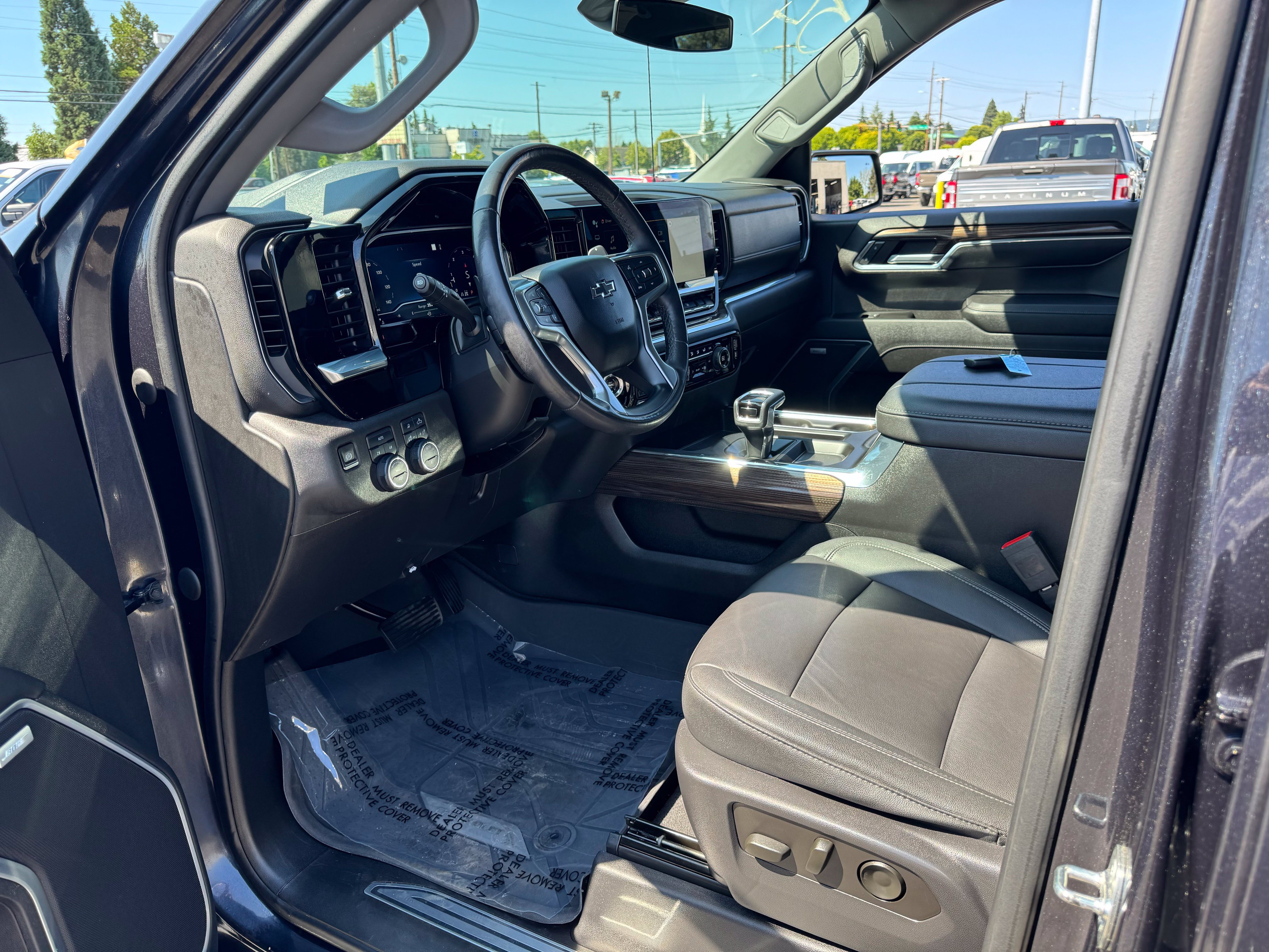 Used 2023 Chevrolet Silverado 1500 RST w/ Convenience Package II AWD/4WD image 18
