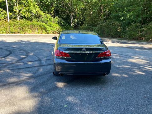 Used 2012 Toyota Avalon Limited FWD image 6