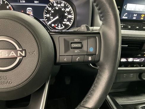 Used 2023 Nissan Rogue SL w/ SL Premium Package image 19