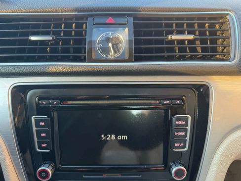 Used 2012 Volkswagen Passat TDI SE image 26