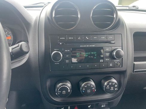 Used 2016 Jeep Patriot High Altitude image 19