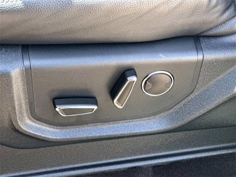 Used 2021 Ford Expedition Limited image 21