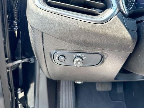Used 2019 Chevrolet Equinox LT FWD image 18