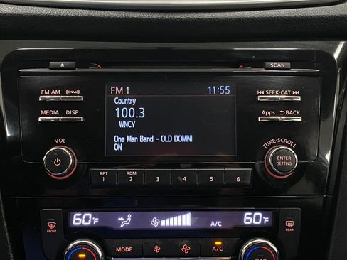 Used 2015 Nissan Rogue SV FWD image 21