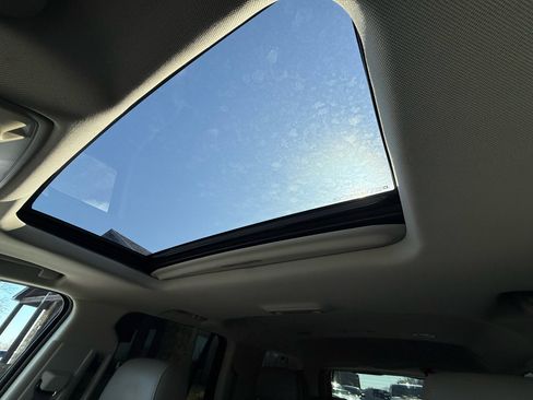 Used 2017 GMC Yukon SLT w/ Enhanced Security Package image 36