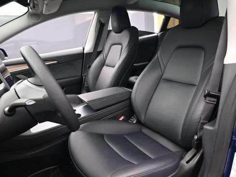 Used 2023 Tesla Model 3 Standard Range image 23