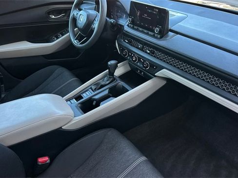 Certified 2023 Honda Accord EX image 17