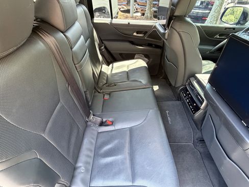 Used 2022 Lexus LX 600 4WD w/ Accessory Package (Z1) image 39