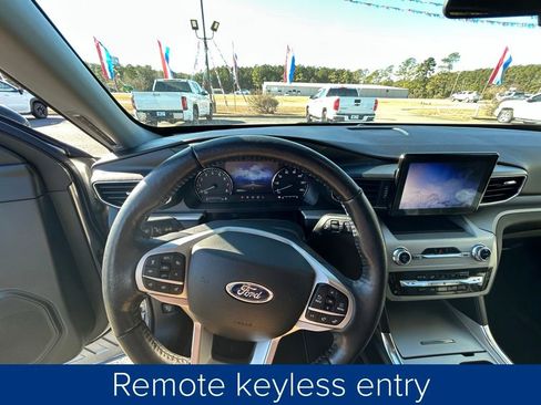 Used 2022 Ford Explorer XLT w/ Equipment Group 202A image 31