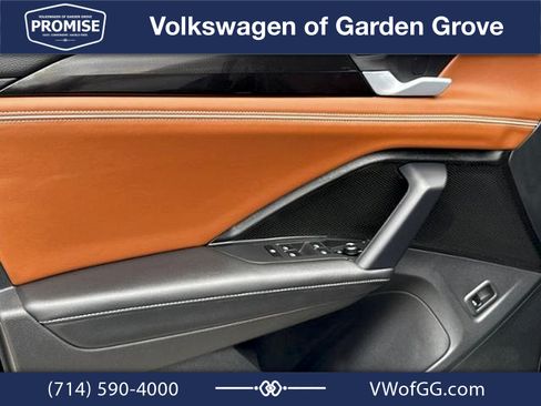 New 2026 Volkswagen Tiguan SEL R-Line AWD/4WD image 11