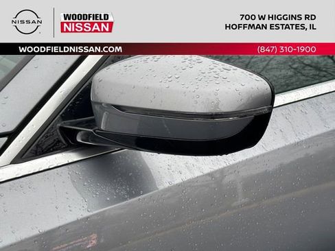 Used 2024 BMW 330i xDrive Sedan image 9