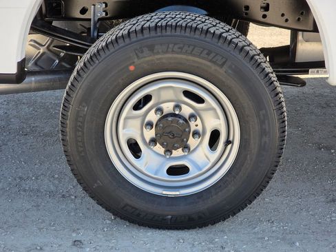 New 2026 Ford F250 XL w/ XL Chrome Package image 14