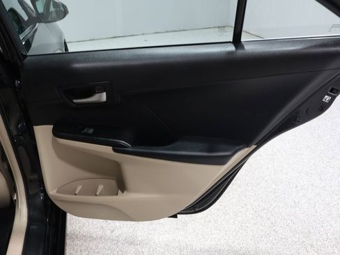 Used 2012 Toyota Camry LE image 21