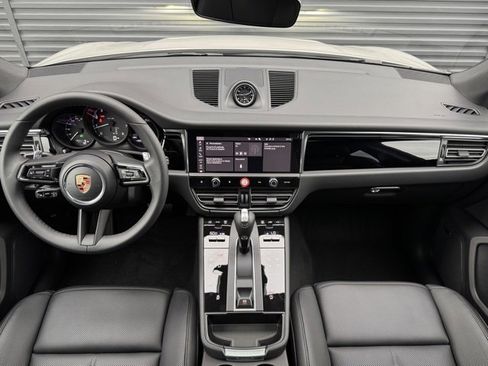 New 2026 Porsche Macan image 17