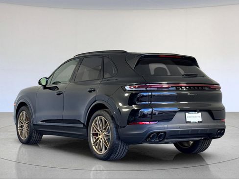 New 2026 Porsche Cayenne S image 3