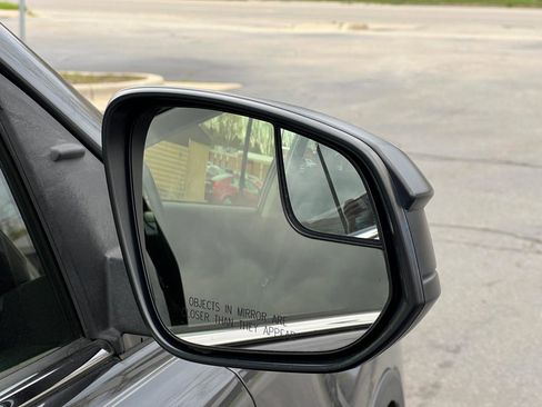 Used 2016 Toyota RAV4 LE AWD/4WD image 36