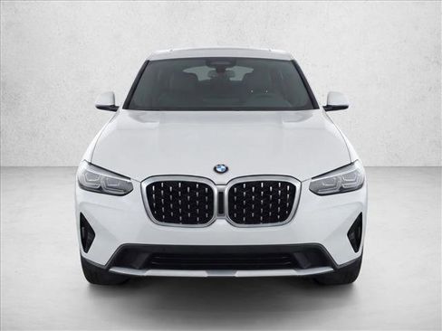 Used 2022 BMW X4 xDrive30i AWD/4WD image 2