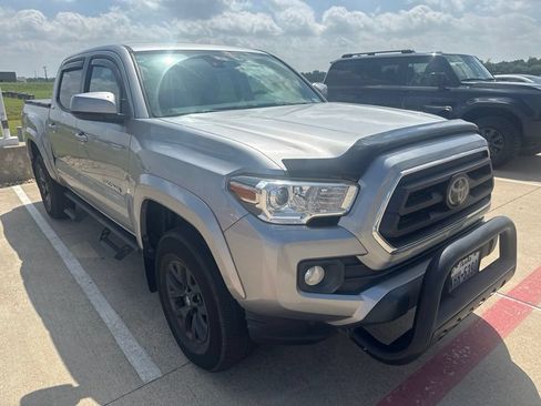 Used 2020 Toyota Tacoma SR5 RWD image 1