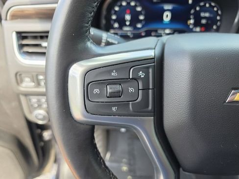 Used 2022 Chevrolet Suburban LT AWD/4WD image 33