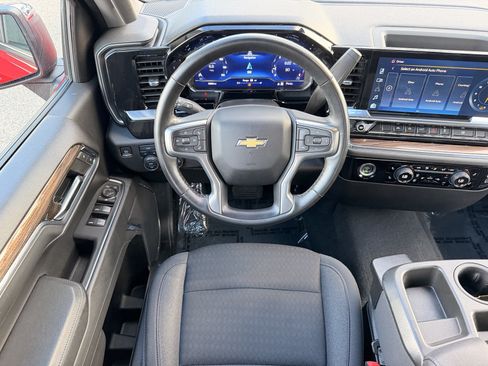 Used 2024 Chevrolet Silverado 1500 LT AWD/4WD image 30