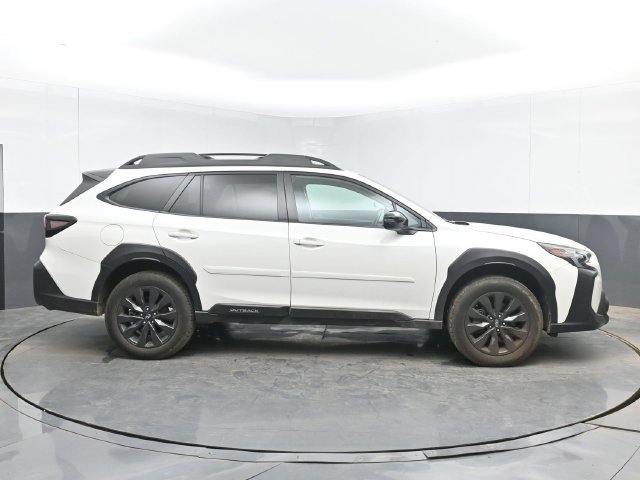 Used 2025 Subaru Outback Onyx Edition AWD/4WD image 11