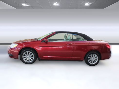 Used 2014 Chrysler 200 Touring image 2