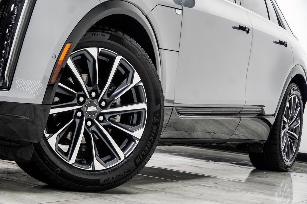 Used 2024 Cadillac Lyriq Sport RWD image 6