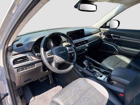 Used 2022 Kia Telluride SX w/ SX Prestige Package AWD/4WD image 9
