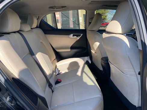 Used 2013 Lexus CT 200h w/ Premium Pkg w/Navigation image 26