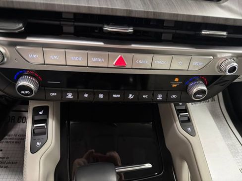 Certified 2024 Kia Telluride EX w/ EX Captain's Chair Package AWD/4WD image 42