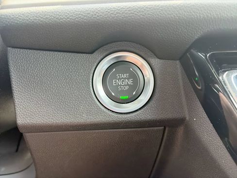 Used 2025 Chevrolet Traverse LT w/ Enhanced Driving Package FWD image 26