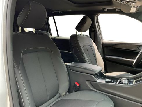 New 2025 Jeep Grand Cherokee L Laredo w/ Luxury Tech Group I image 29